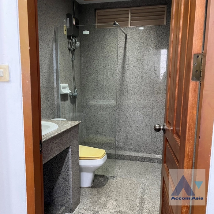 13  4 br Townhouse For Rent in Ploenchit ,Bangkok BTS Ploenchit AA45112