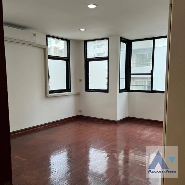 10  4 br Townhouse For Rent in Ploenchit ,Bangkok BTS Ploenchit AA45112