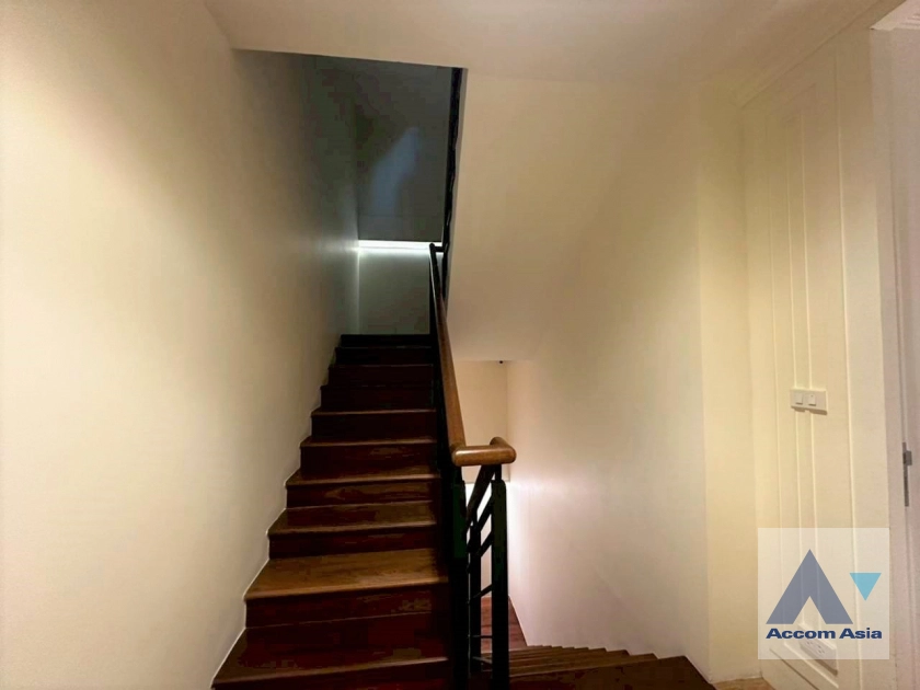 13  4 br Townhouse for rent and sale in Sukhumvit ,Bangkok BTS Thong Lo AA45115