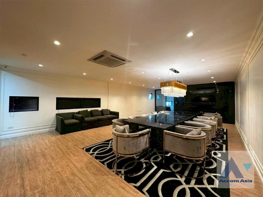 4  4 br Townhouse for rent and sale in Sukhumvit ,Bangkok BTS Thong Lo AA45115