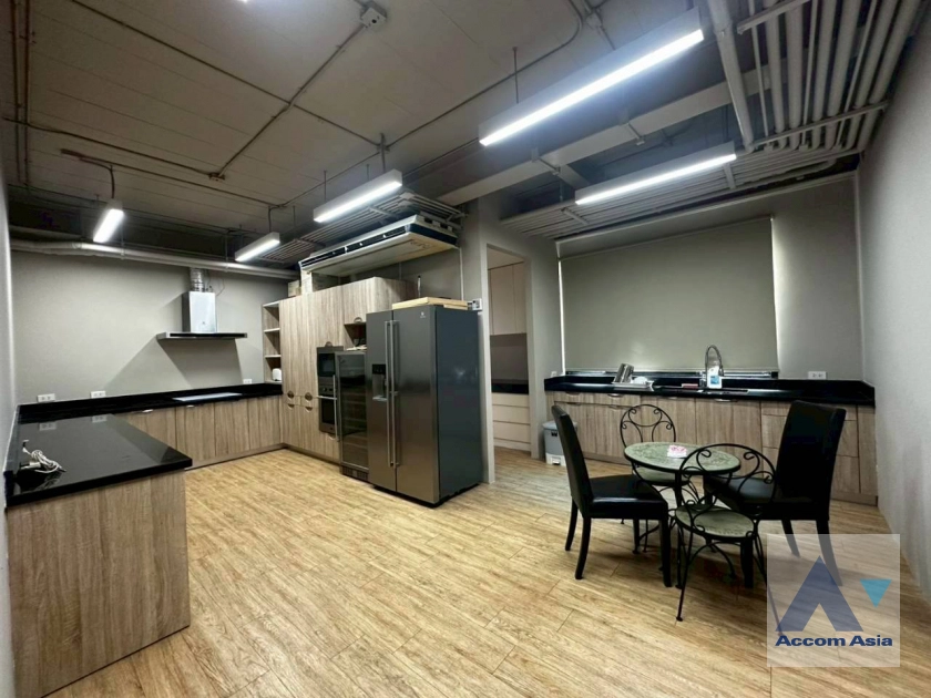 10  4 br Townhouse for rent and sale in Sukhumvit ,Bangkok BTS Thong Lo AA45115