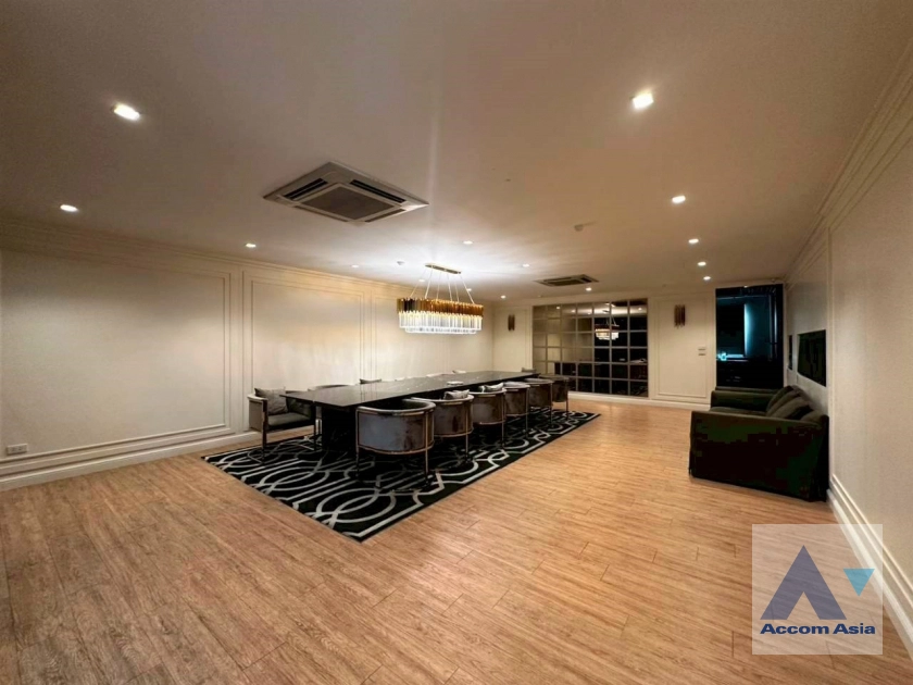 5  4 br Townhouse for rent and sale in Sukhumvit ,Bangkok BTS Thong Lo AA45115