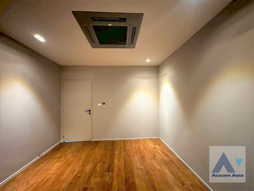 31  4 br Townhouse for rent and sale in Sukhumvit ,Bangkok BTS Thong Lo AA45115