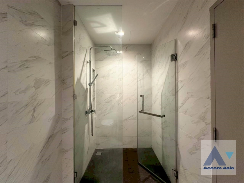 42  4 br Townhouse for rent and sale in Sukhumvit ,Bangkok BTS Thong Lo AA45115