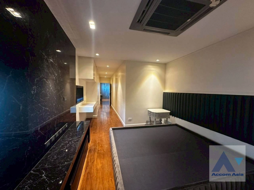 23  4 br Townhouse for rent and sale in Sukhumvit ,Bangkok BTS Thong Lo AA45115