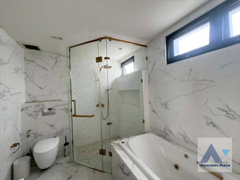 35  4 br Townhouse for rent and sale in Sukhumvit ,Bangkok BTS Thong Lo AA45115