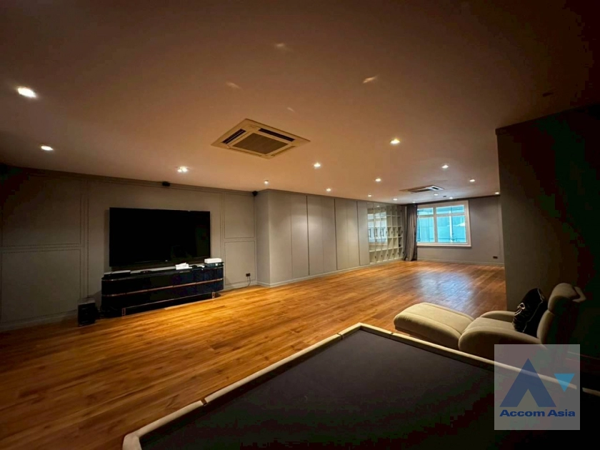 22  4 br Townhouse for rent and sale in Sukhumvit ,Bangkok BTS Thong Lo AA45115