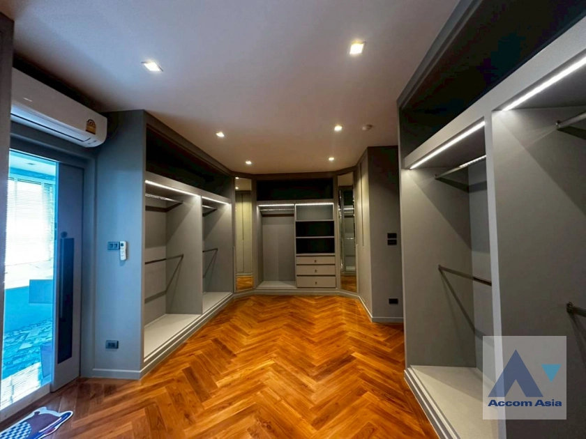 27  4 br Townhouse for rent and sale in Sukhumvit ,Bangkok BTS Thong Lo AA45115