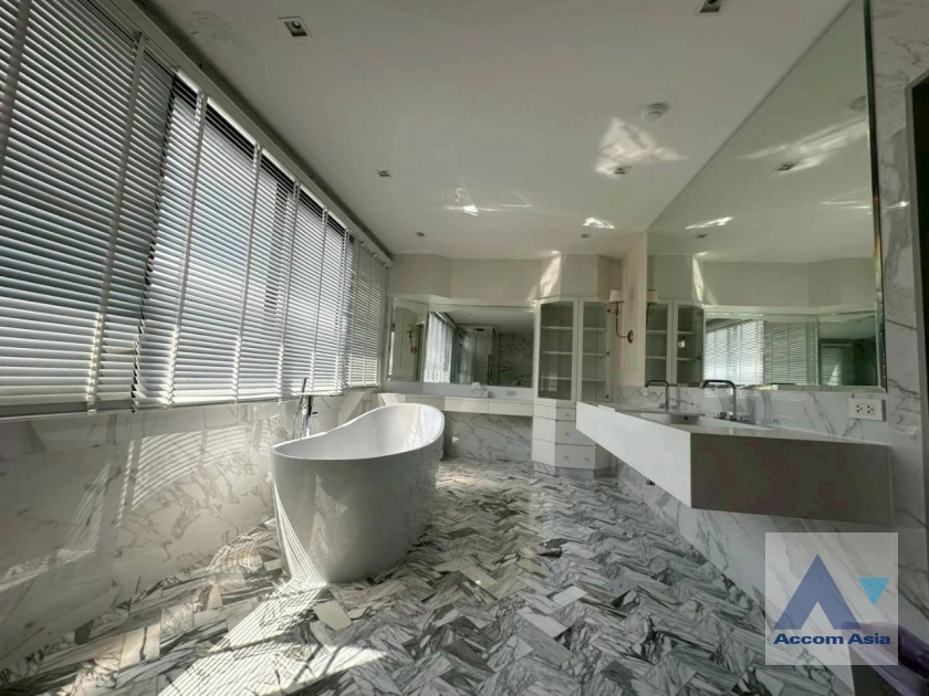 38  4 br Townhouse for rent and sale in Sukhumvit ,Bangkok BTS Thong Lo AA45115