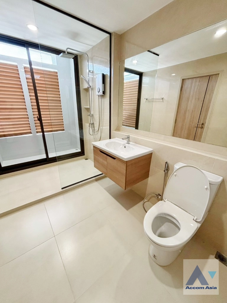 11  3 br Townhouse For Rent in Pattanakarn ,Bangkok ARL Hua Mak at Shizen Phatthanakan AA45120