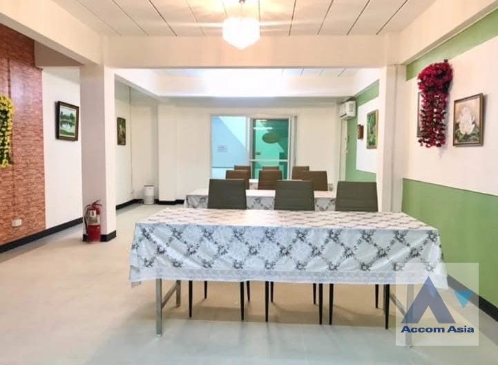  1  Building for rent and sale in Sukhumvit ,Bangkok BTS Punnawithi AA45125