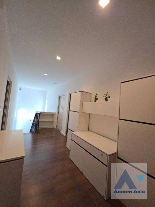 5  3 br House For Sale in Pattanakarn ,Bangkok  at Casa Grand House Onnuch Wongwhaen AA45126