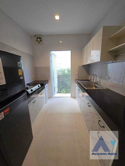 4  3 br House For Sale in Pattanakarn ,Bangkok  at Casa Grand House Onnuch Wongwhaen AA45126