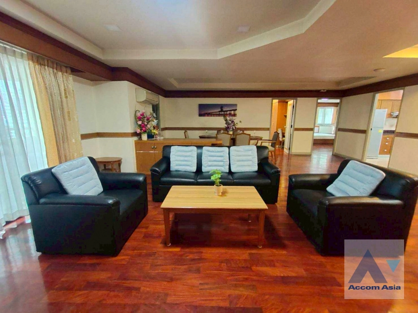 unit 3 Bedrooms  Apartment For Rent in Sukhumvit, Bangkok  near BTS Phrom Phong (AA45128)