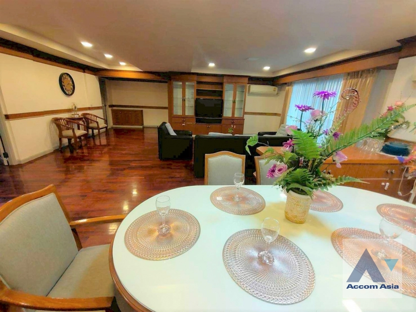 unit 3 Bedrooms  Apartment For Rent in Sukhumvit, Bangkok  near BTS Phrom Phong (AA45128)