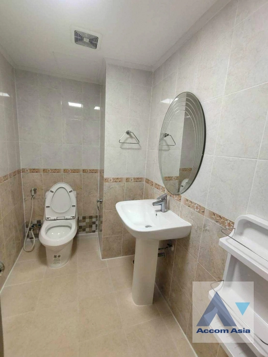 12  3 br Apartment For Rent in Sukhumvit ,Bangkok BTS Phrom Phong at Fully furnished Apartment near Samitivej Hospital 550m AA45128