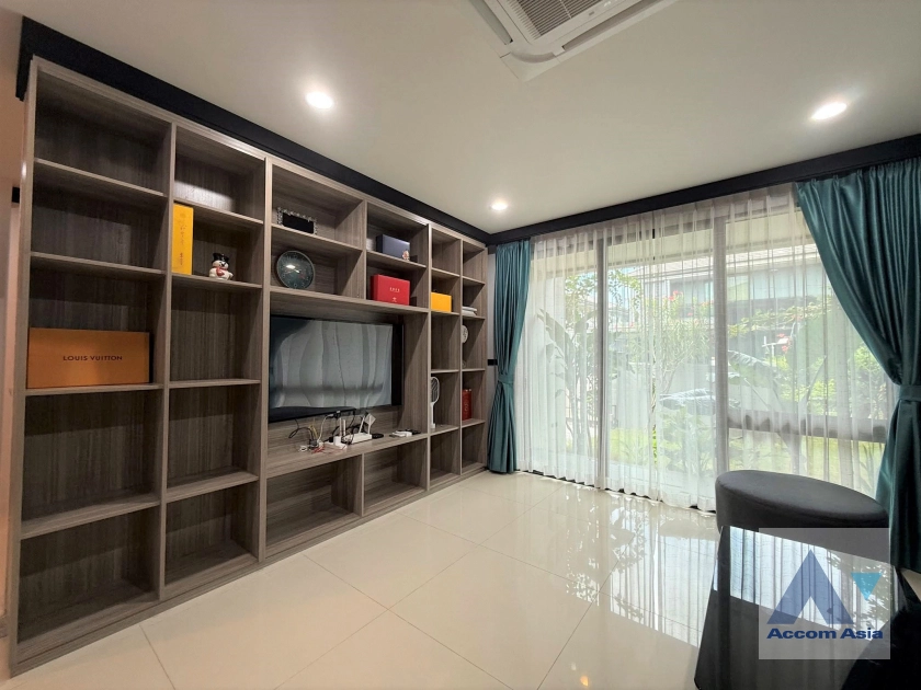 unit 4 Bedrooms  House For Rent & Sale in Krungthep Kreetha, Bangkok  near ARL Ban Thap Chang (AA45130)