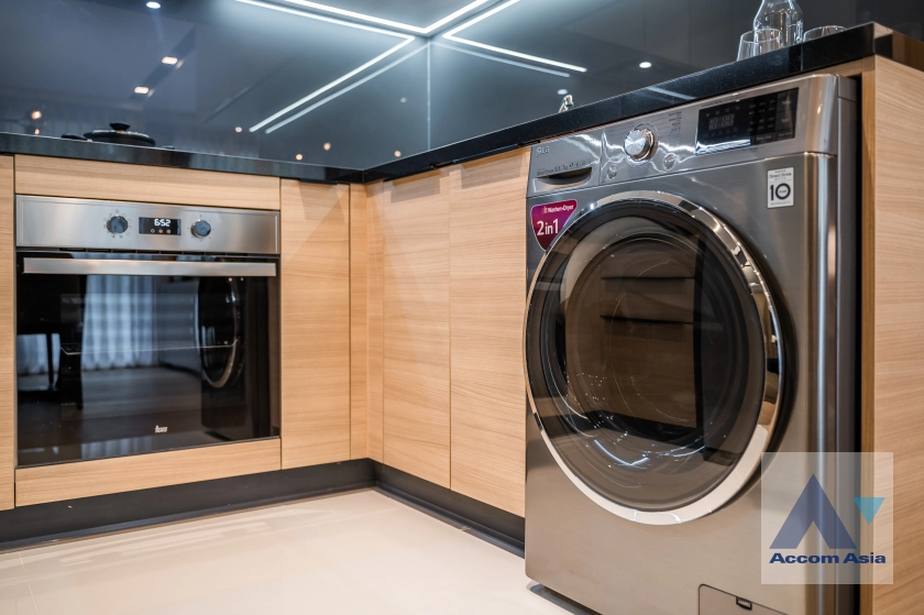 7  1 br Apartment For Rent in Sukhumvit ,Bangkok BTS Ekkamai at Luxury apartment AA45136