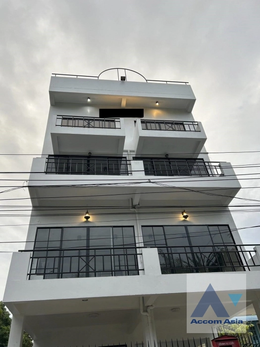  2  11 br Building For Rent in Sukhumvit ,Bangkok BTS Bang Chak AA45143