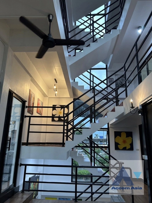  1  11 br Building For Rent in Sukhumvit ,Bangkok BTS Bang Chak AA45143