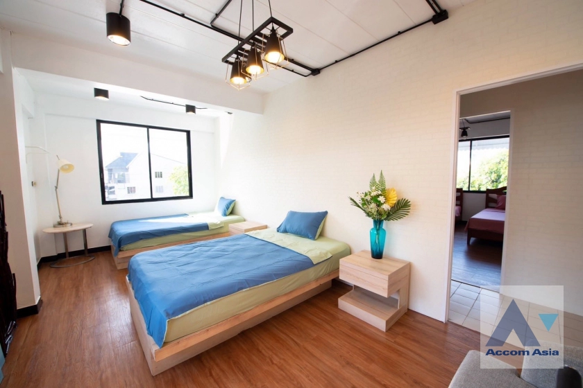 unitHome Office |  11 Bedrooms  Building For Rent in Sukhumvit, Bangkok  near BTS Bang Chak (AA45143)