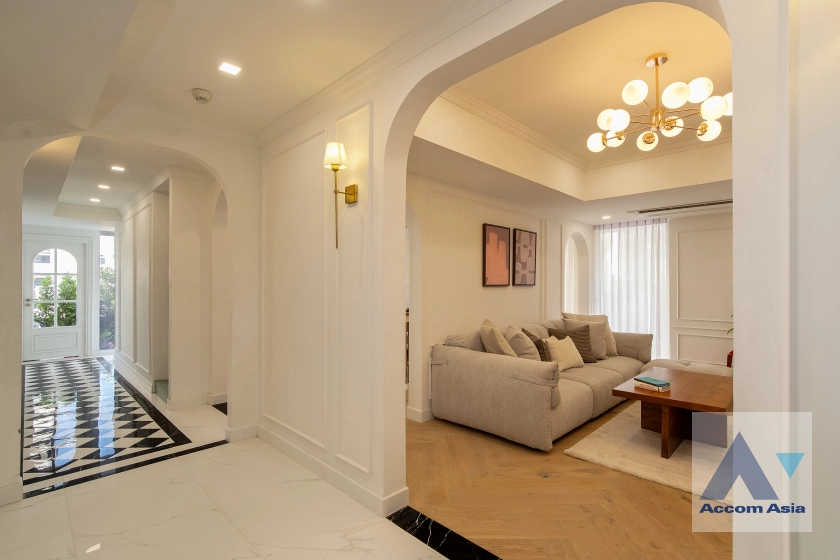 unitNewly renovated, Huge Terrace, Duplex Condo |  4 Bedrooms  Condominium For Sale in Sukhumvit, Bangkok  near BTS Phrom Phong (AA45148)