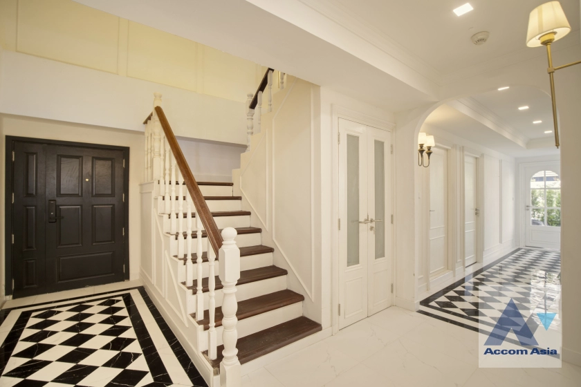 5  4 br Condominium For Sale in Sukhumvit ,Bangkok BTS Phrom Phong at Supalai Place   AA45148