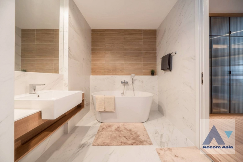 16  4 br House For Rent in Latkrabang ,Bangkok ARL Ban Thap Chang at Nirvana ABSOLUTE Krungthep Kreetha AA45157