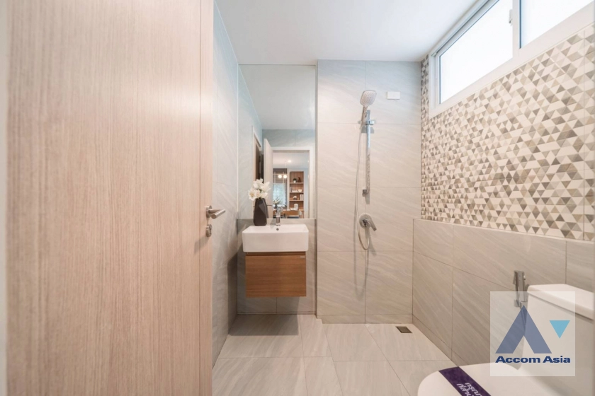 17  4 br House For Rent in Latkrabang ,Bangkok ARL Ban Thap Chang at Nirvana ABSOLUTE Krungthep Kreetha AA45157