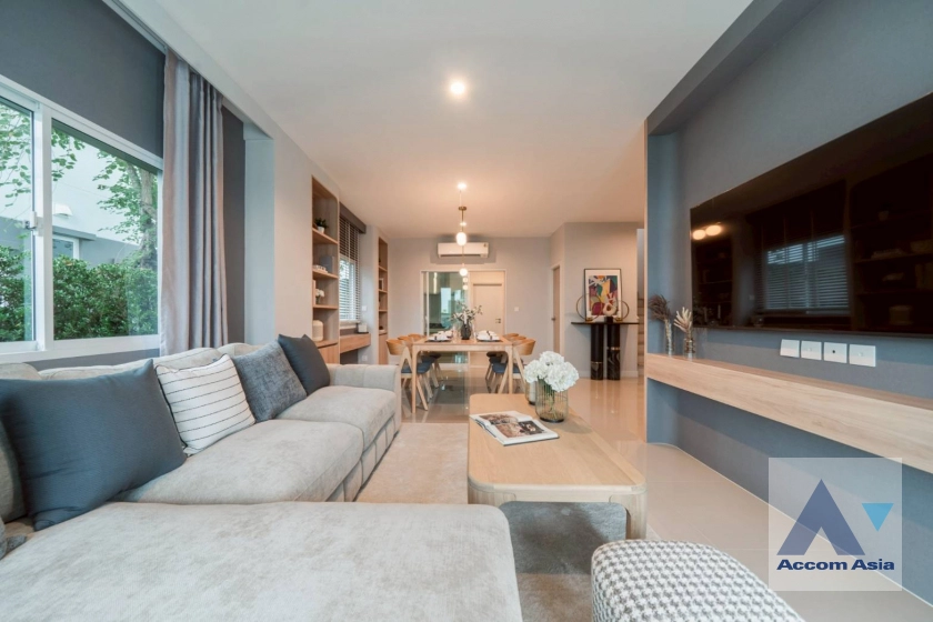 unit 4 Bedrooms  House For Rent in Latkrabang, Bangkok  near ARL Ban Thap Chang (AA45157)