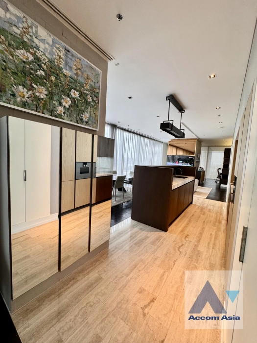 unit 4 Bedrooms  Condominium For Rent & Sale in Silom, Bangkok  near BTS Chong Nonsi (AA45158)