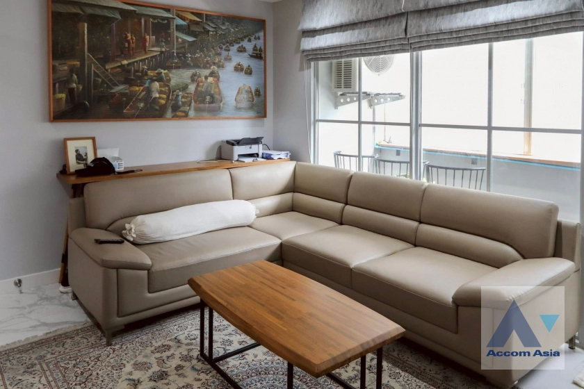 unit 2 Bedrooms  Condominium For Rent in Ploenchit, Bangkok  near BTS Ratchadamri (AA45162)