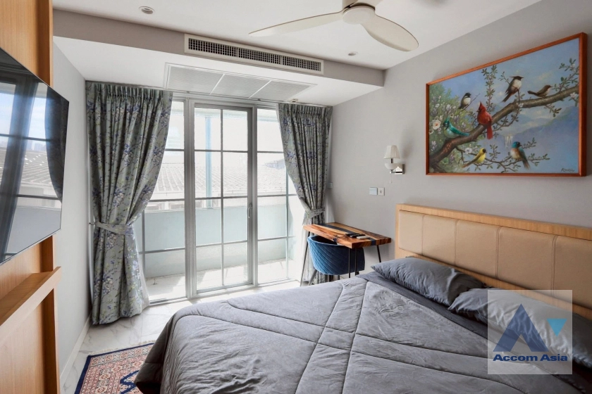 8  2 br Condominium For Rent in Ploenchit ,Bangkok BTS Ratchadamri at Baan Thanon Sarasin AA45162