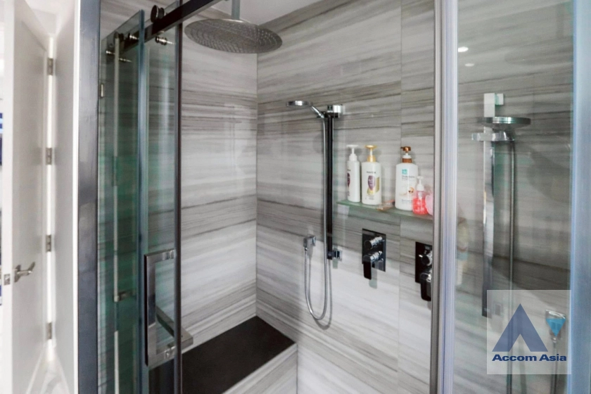 11  2 br Condominium For Rent in Ploenchit ,Bangkok BTS Ratchadamri at Baan Thanon Sarasin AA45162