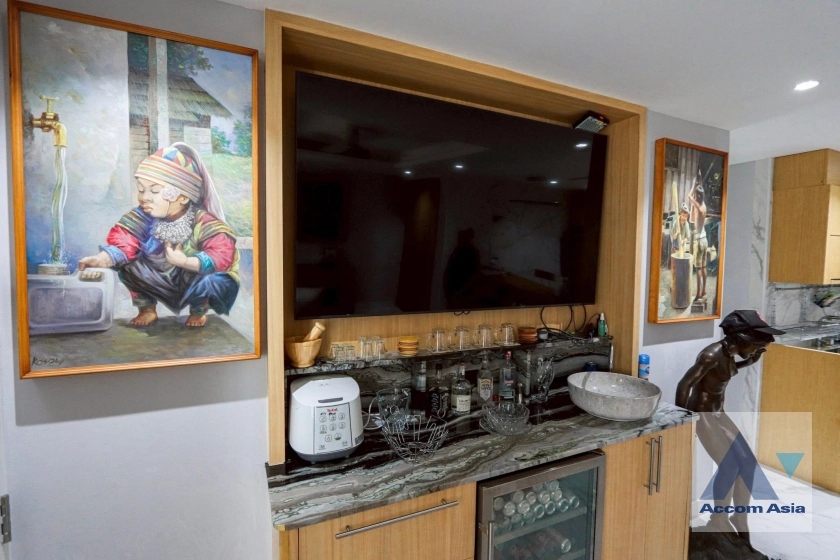 6  2 br Condominium For Rent in Ploenchit ,Bangkok BTS Ratchadamri at Baan Thanon Sarasin AA45162