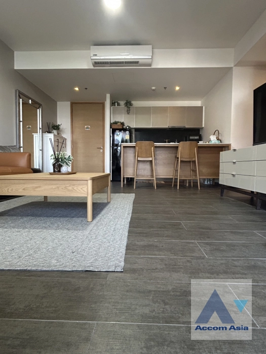 unit 2 Bedrooms  Condominium For Rent in Sukhumvit, Bangkok  near BTS Ekkamai (AA45164)