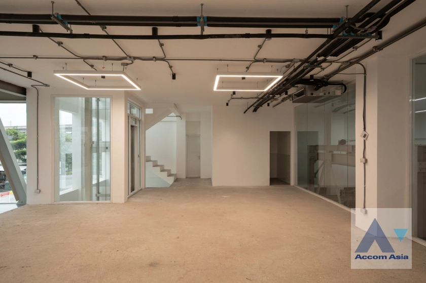 18  Building for rent and sale in Pattanakarn ,Bangkok ARL Hua Mak AA45165