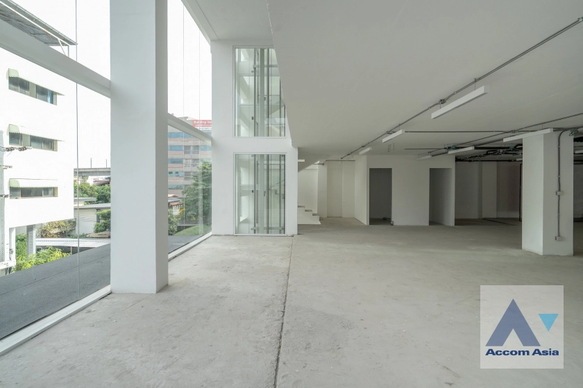 12  Building for rent and sale in Pattanakarn ,Bangkok ARL Hua Mak AA45165