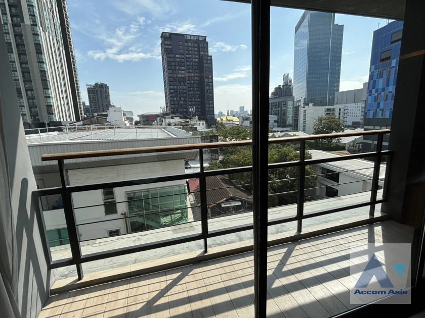 unit 1 Bedroom  Condominium For Sale in Sukhumvit, Bangkok  near BTS Ekkamai (AA45169)