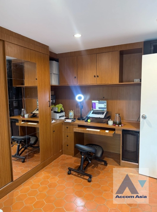 5  1 br Condominium for rent and sale in Sukhumvit ,Bangkok BTS Ekkamai at Le Cosi AA45173