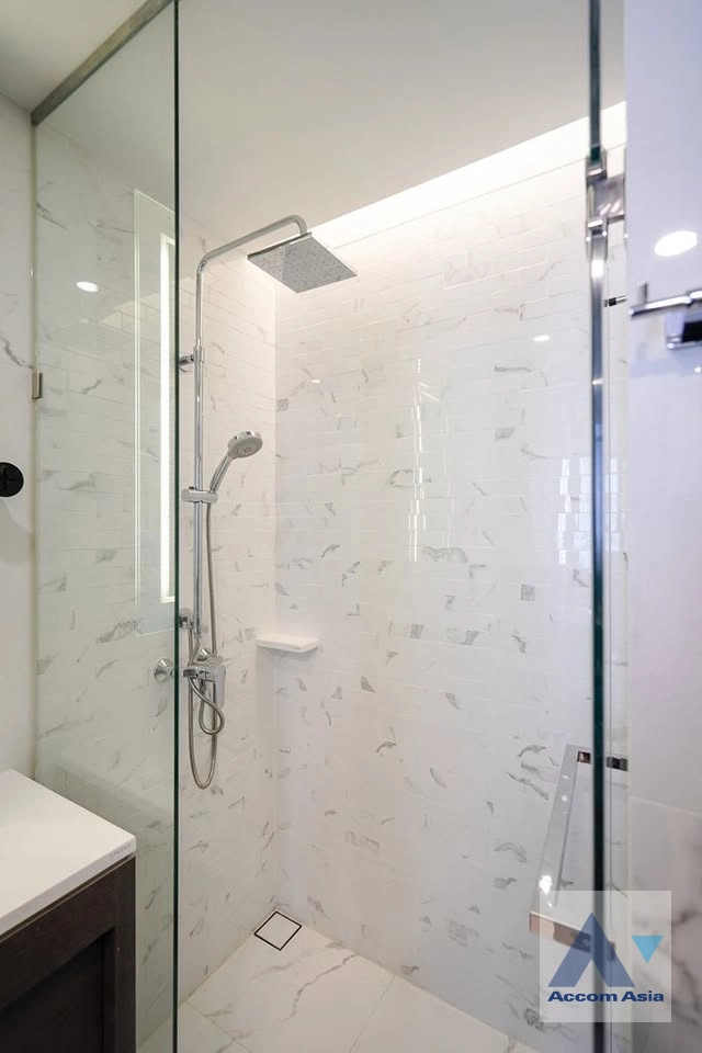 12  1 br Condominium for rent and sale in Sukhumvit ,Bangkok MRT Queen Sirikit National Convention Center at Siamese Exclusive Queens AA45174