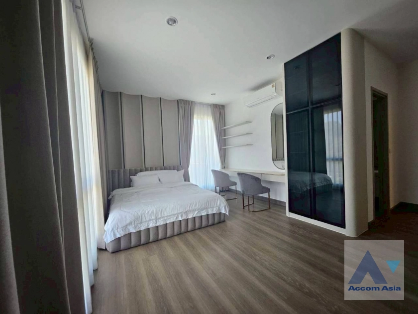 16  4 br House for rent and sale in Pattanakarn ,Bangkok ARL Ban Thap Chang at The Palm Bangna Wongwaen AA45176