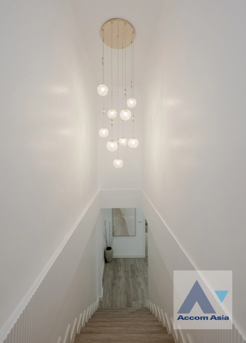 23  4 br Townhouse For Sale in Sukhumvit ,Bangkok BTS Phra khanong at Moo Baan Klongtan Nivet AA45178