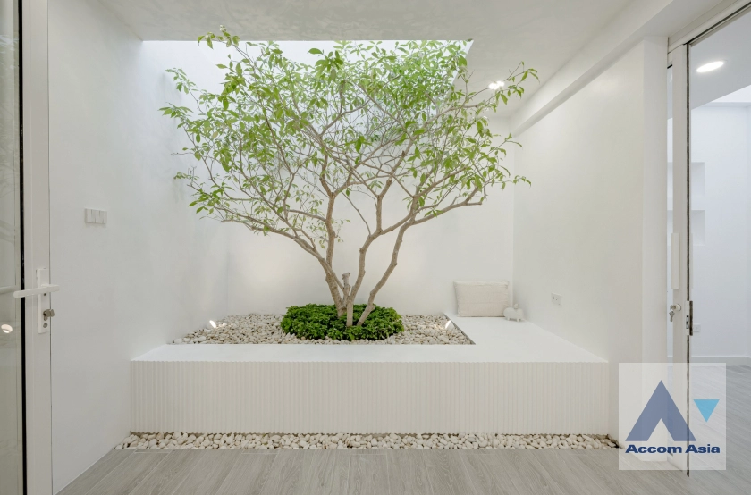 4  4 br Townhouse For Sale in Sukhumvit ,Bangkok BTS Phra khanong at Moo Baan Klongtan Nivet AA45178