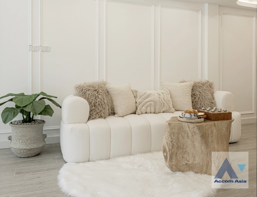 6  4 br Townhouse For Sale in Sukhumvit ,Bangkok BTS Phra khanong at Moo Baan Klongtan Nivet AA45178