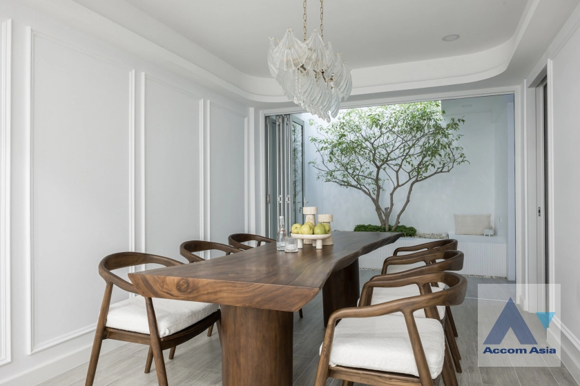 9  4 br Townhouse For Sale in Sukhumvit ,Bangkok BTS Phra khanong at Moo Baan Klongtan Nivet AA45178