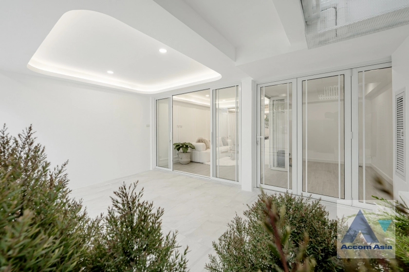 30  4 br Townhouse For Sale in Sukhumvit ,Bangkok BTS Phra khanong at Moo Baan Klongtan Nivet AA45178