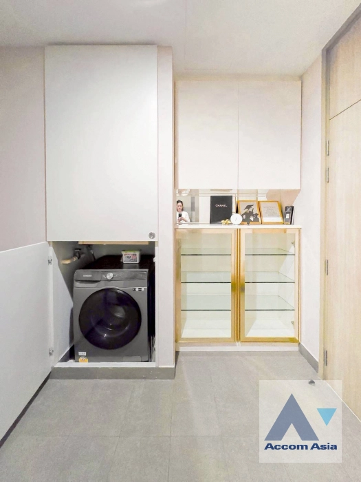 5  1 br Condominium for rent and sale in Ploenchit ,Bangkok BTS Ploenchit at Noble Ploenchit AA45186