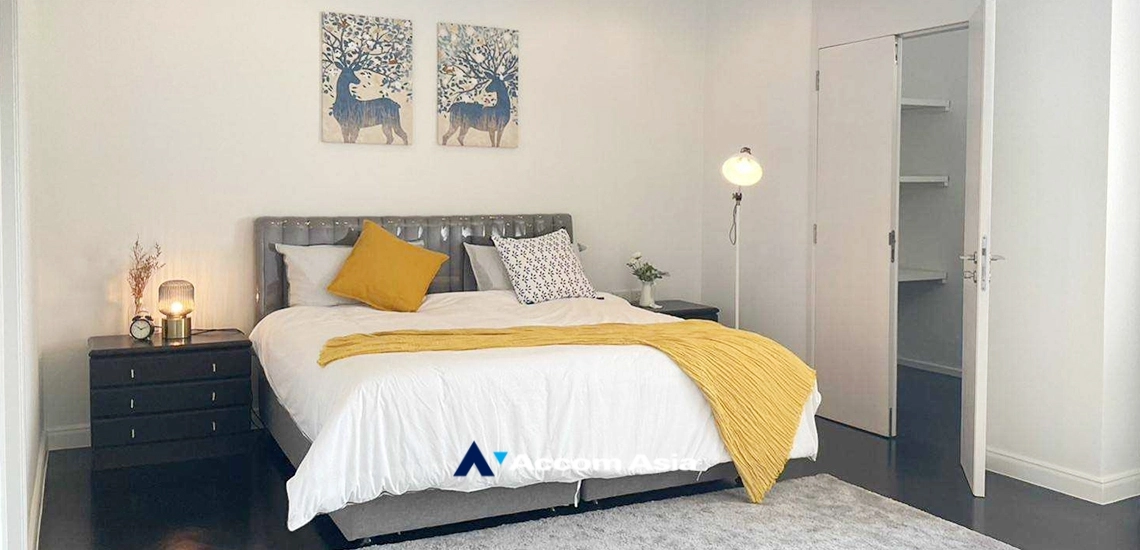 13  4 br Apartment For Rent in Sathorn ,Bangkok BTS Chong Nonsi at Private Low-Rise Residence Only 7 Units in Project 15943