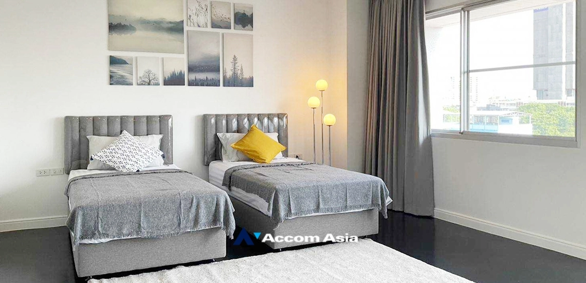 14  4 br Apartment For Rent in Sathorn ,Bangkok BTS Chong Nonsi at Private Low-Rise Residence Only 7 Units in Project 15943